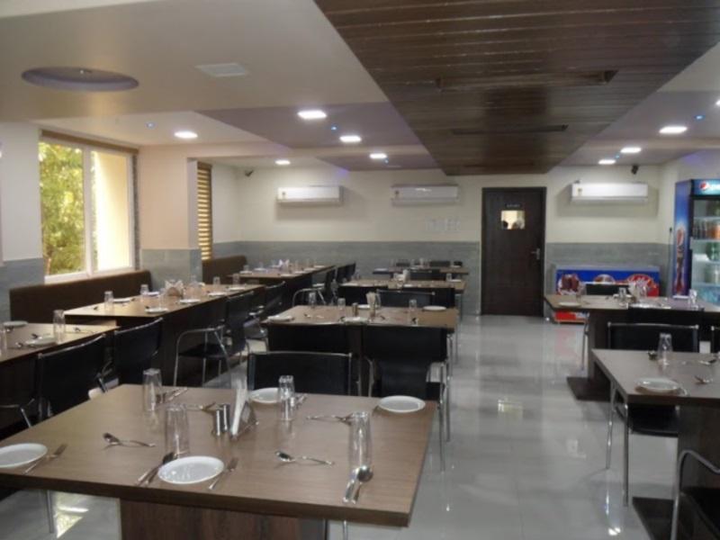 Fabhotel Kohinoor Plaza 아흐메다바드 외부 사진