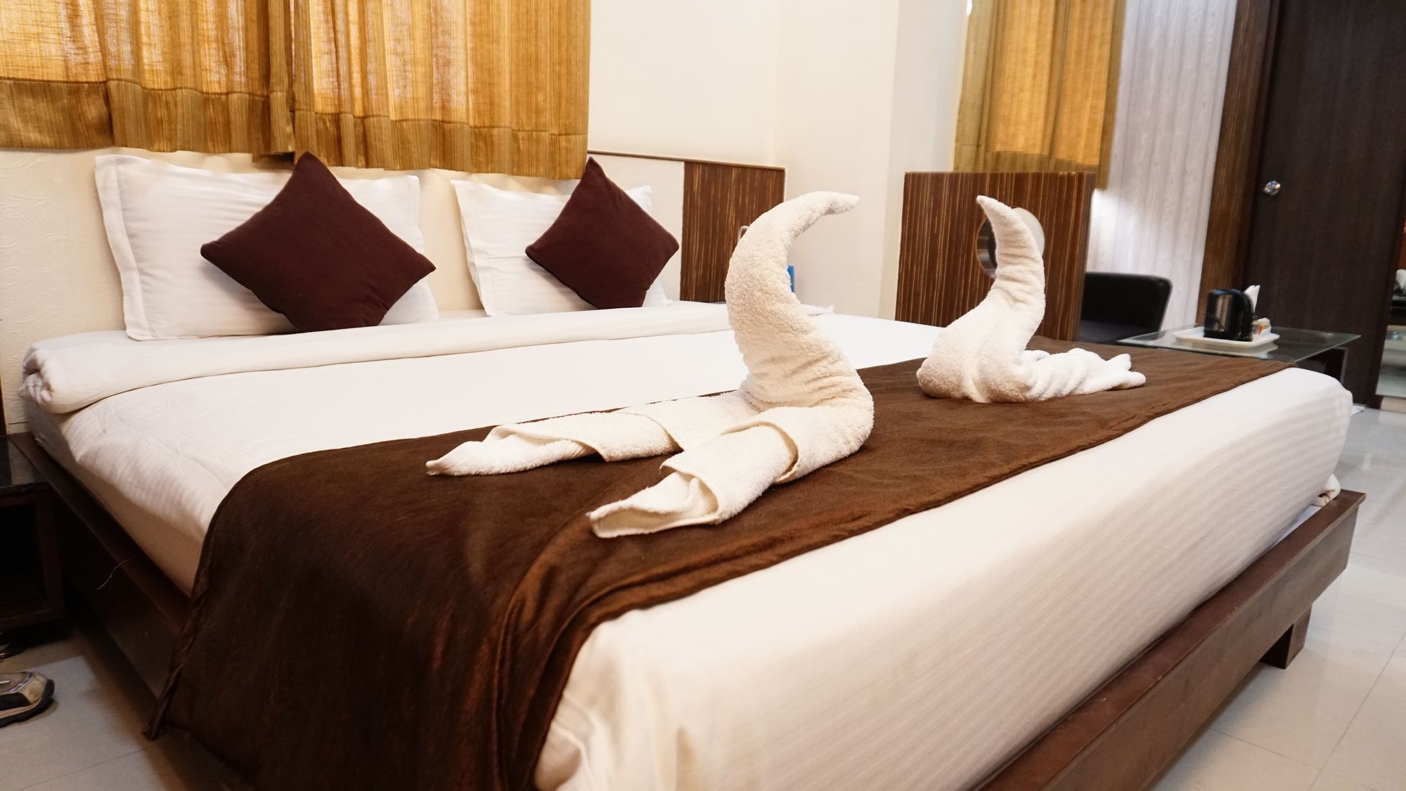 Fabhotel Kohinoor Plaza 아흐메다바드 외부 사진